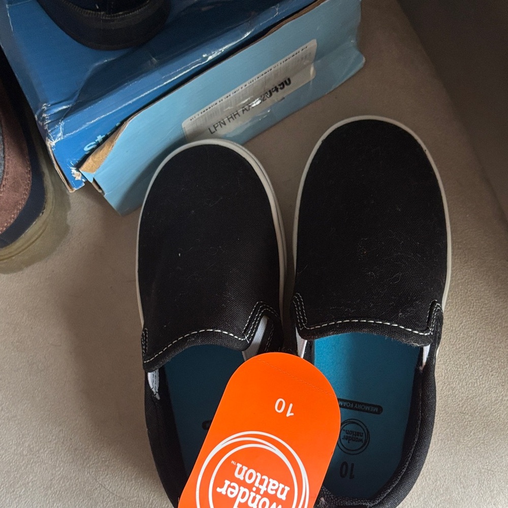 Wonder Nation Black Slip-On Sneakers
